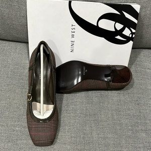 Nine West New with Tag size 7 brown checkered print